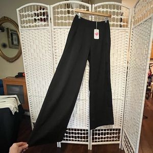New! Wide leg, high rise pleated black dress pants/ slacks. Side slit pockets. S